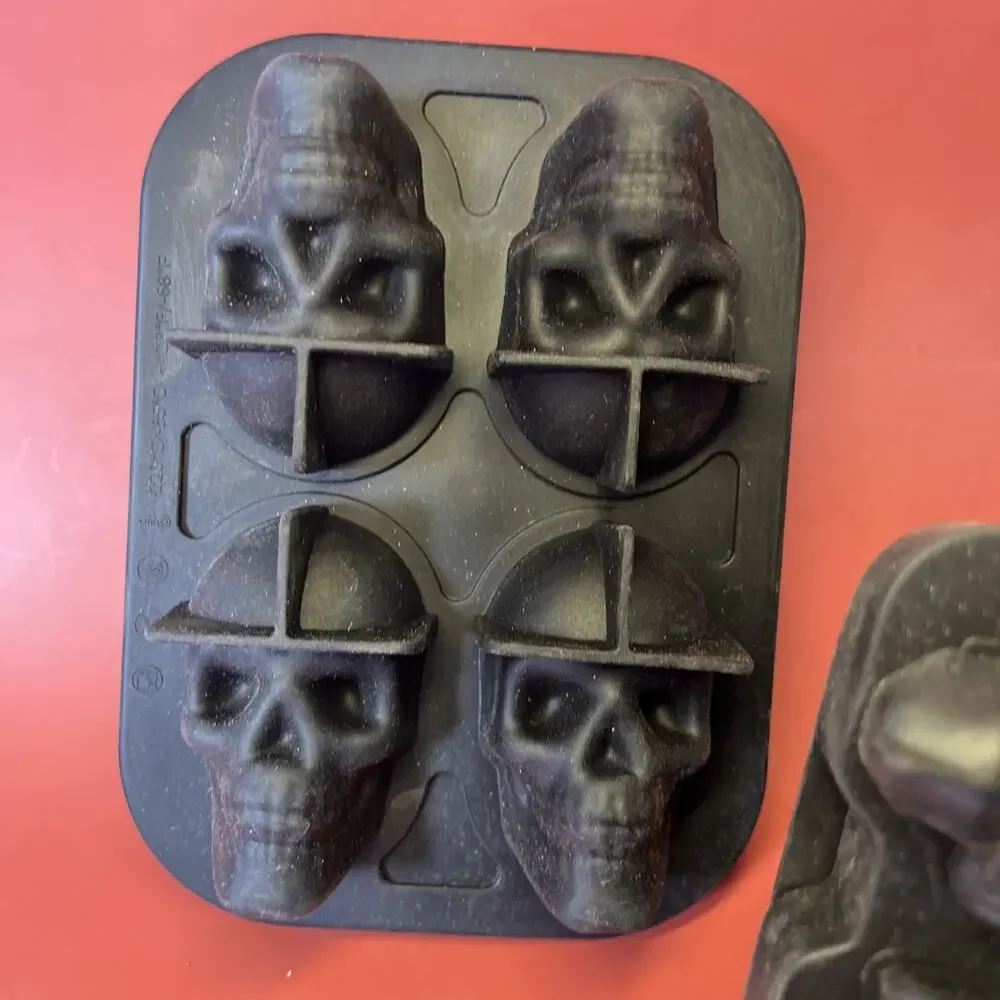 Skull Silicone Ice Molds • Med/Lrg Cavities • Food‑Grade • Set of 2